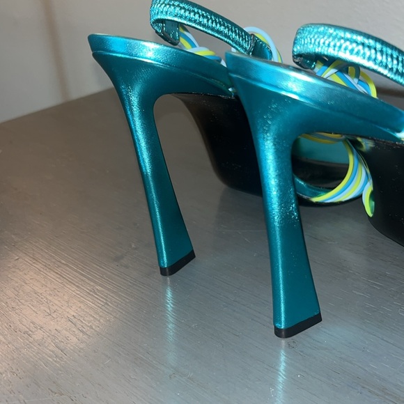 YSL Saint Laurent Gippy Multicolor Strappy Knot Patent Leather Sandal 38.5-US 8 - Picture 9 of 17